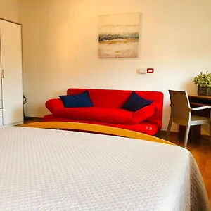 https://red-house-downtown.hotelinveneto.com